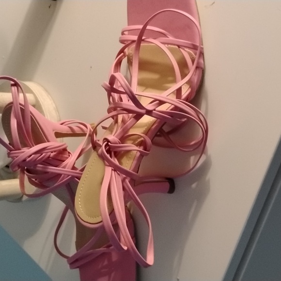 Pink heals - Picture 4 of 4